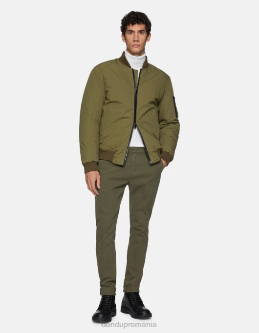 bărbați pantaloni slim-fit din bumbac gaubert cu darts V84D723 îmbrăcăminte verde salvie DONDUP